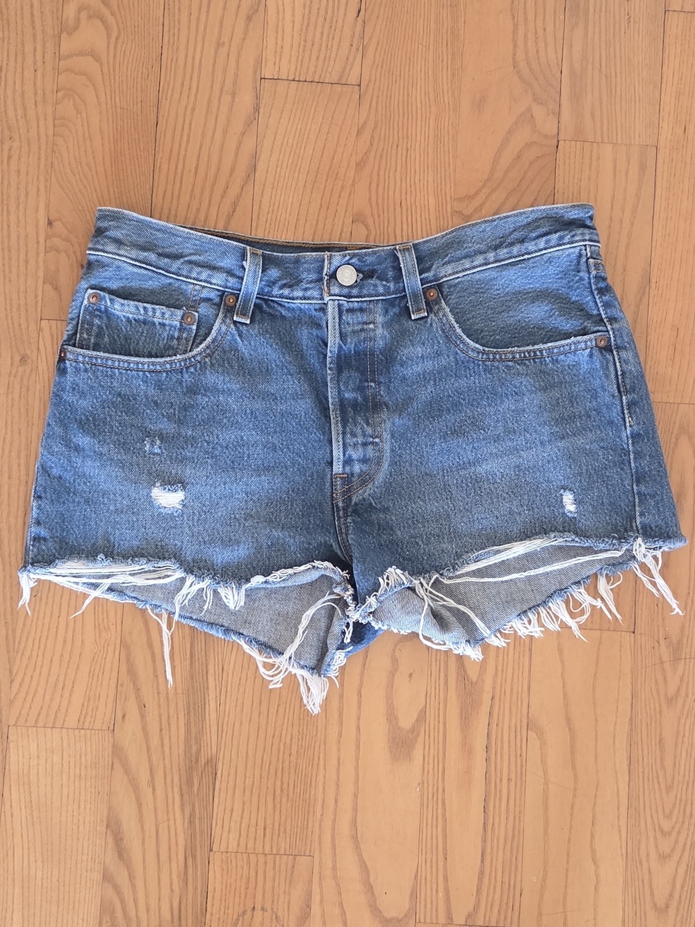 Levi's Women's High Rise Denim Cutoff Jean Shorts Distressed Frayed Hem W 30